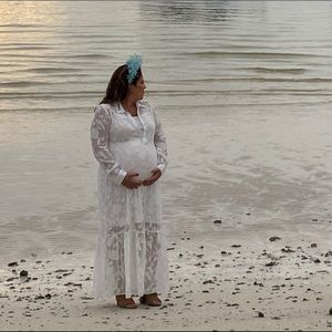 A Pea in a Pod Maternity Dress White Maxi